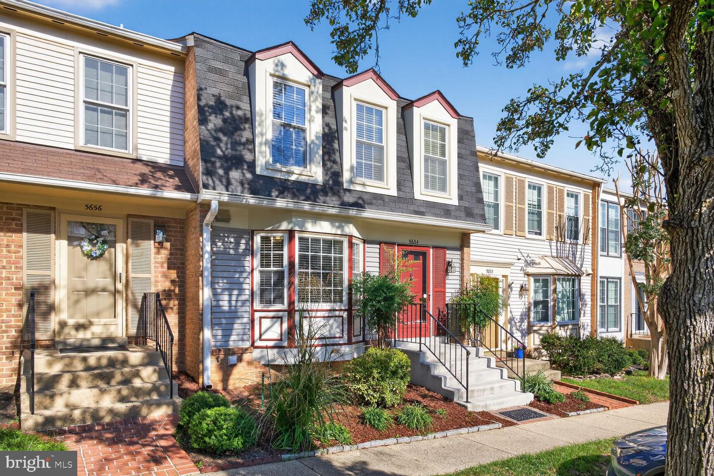5654 RIDGE VIEW DR, ALEXANDRIA, Virginia 22310, 3 Bedrooms Bedrooms, ,2 BathroomsBathrooms,Residential,For sale,5654 RIDGE VIEW DR,VAFX2273460 MLS # VAFX2273460