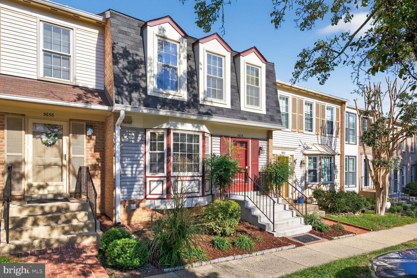5654 RIDGE VIEW DR, ALEXANDRIA, Virginia 22310, 3 Bedrooms Bedrooms, ,2 BathroomsBathrooms,Residential,For sale,5654 RIDGE VIEW DR,VAFX2273460 MLS # VAFX2273460