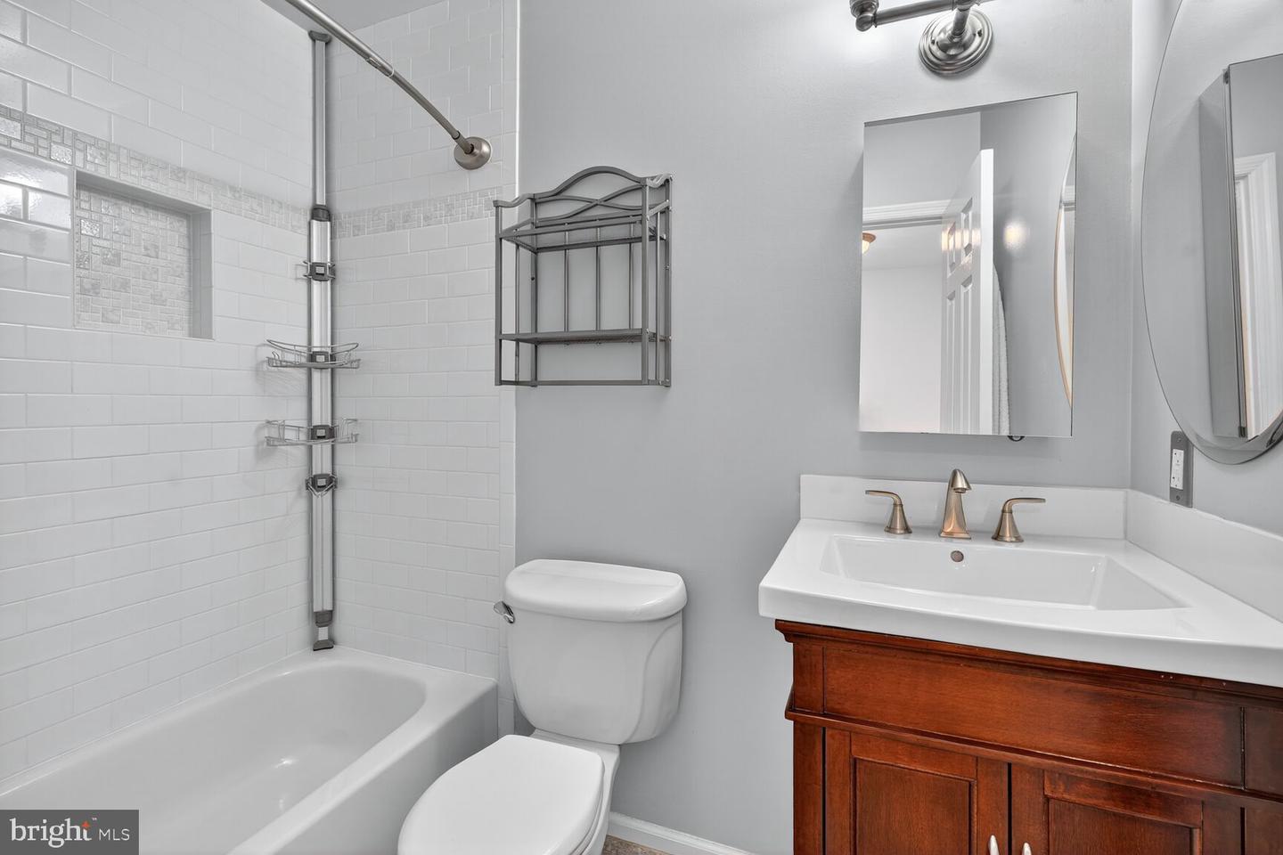 5654 RIDGE VIEW DR, ALEXANDRIA, Virginia 22310, 3 Bedrooms Bedrooms, ,2 BathroomsBathrooms,Residential,For sale,5654 RIDGE VIEW DR,VAFX2273460 MLS # VAFX2273460