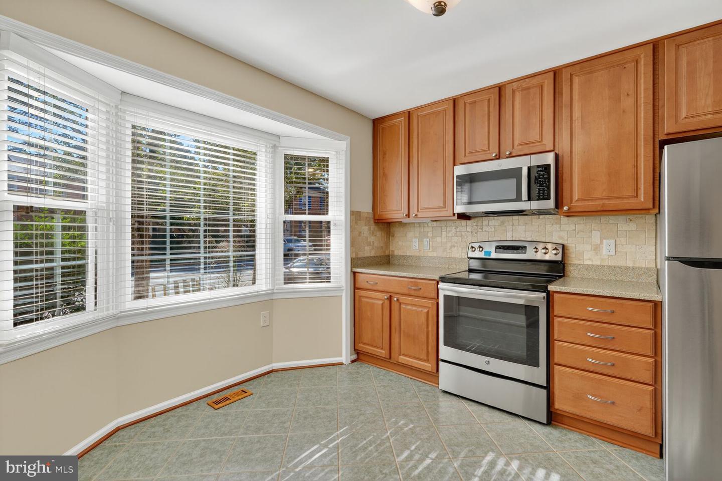 5654 RIDGE VIEW DR, ALEXANDRIA, Virginia 22310, 3 Bedrooms Bedrooms, ,2 BathroomsBathrooms,Residential,For sale,5654 RIDGE VIEW DR,VAFX2273460 MLS # VAFX2273460