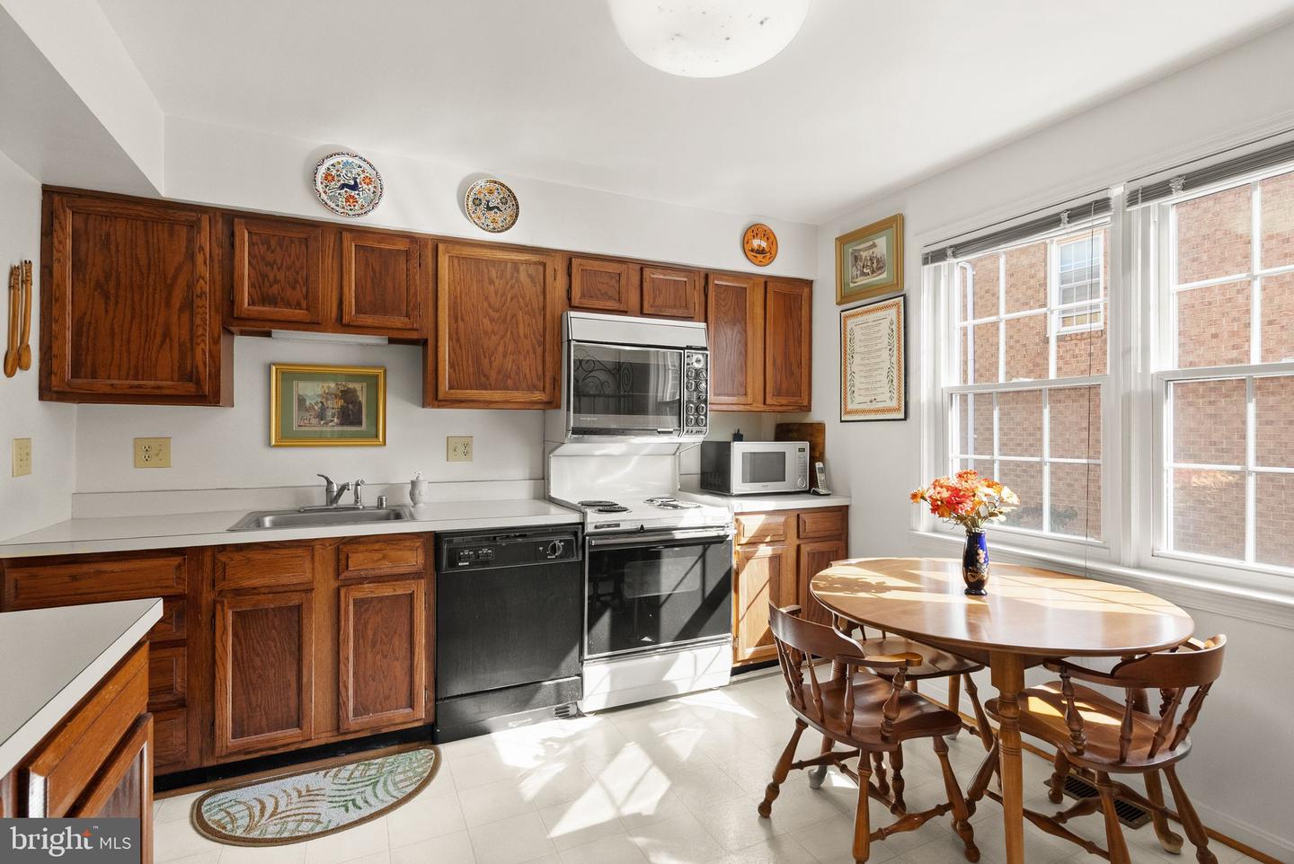 1022 N CLEVELAND ST, ARLINGTON, Virginia 22201, 3 Bedrooms Bedrooms, ,3 BathroomsBathrooms,Residential,For sale,1022 N CLEVELAND ST,VAAR2064742 MLS # VAAR2064742