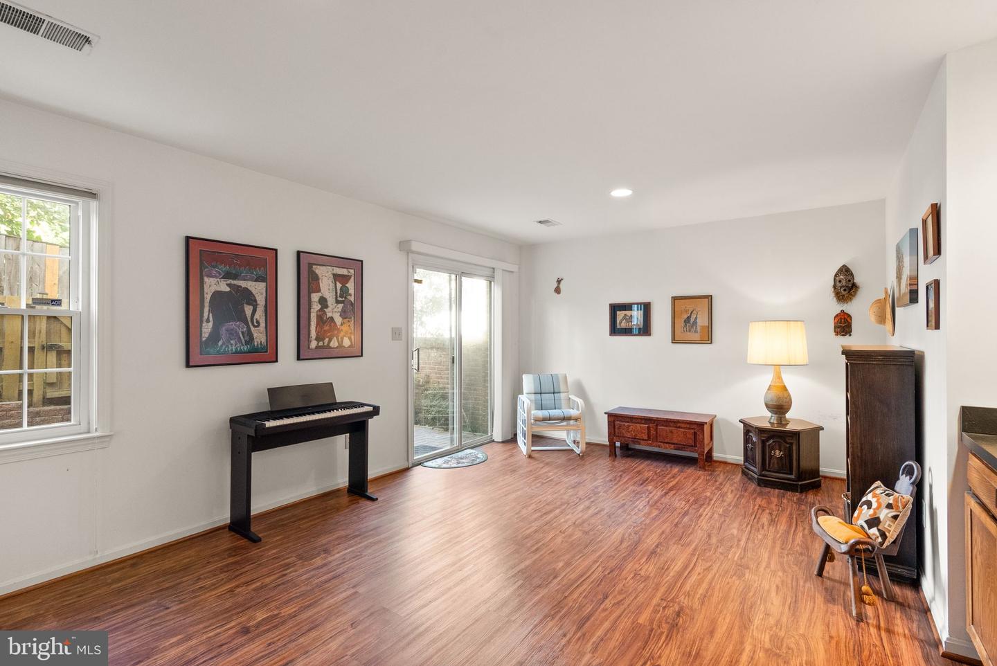 1022 N CLEVELAND ST, ARLINGTON, Virginia 22201, 3 Bedrooms Bedrooms, ,3 BathroomsBathrooms,Residential,For sale,1022 N CLEVELAND ST,VAAR2064742 MLS # VAAR2064742