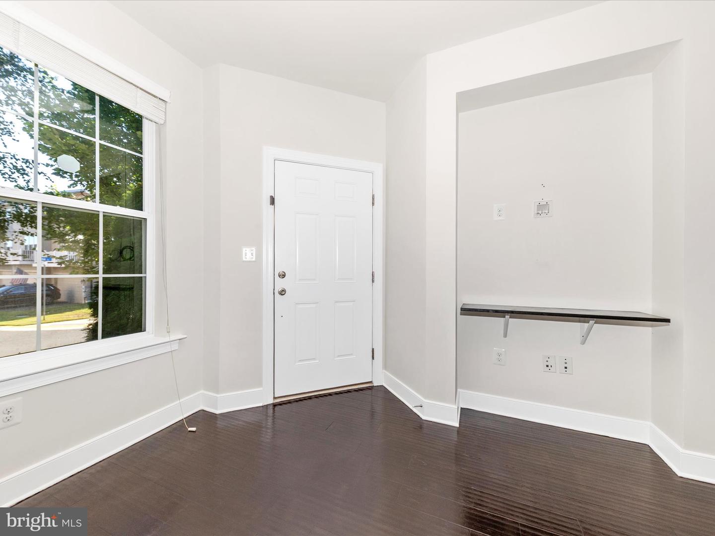 44033 ETNA TER, CHANTILLY, Virginia 20152, 3 Bedrooms Bedrooms, ,2 BathroomsBathrooms,Residential,For sale,44033 ETNA TER,VALO2108548 MLS # VALO2108548