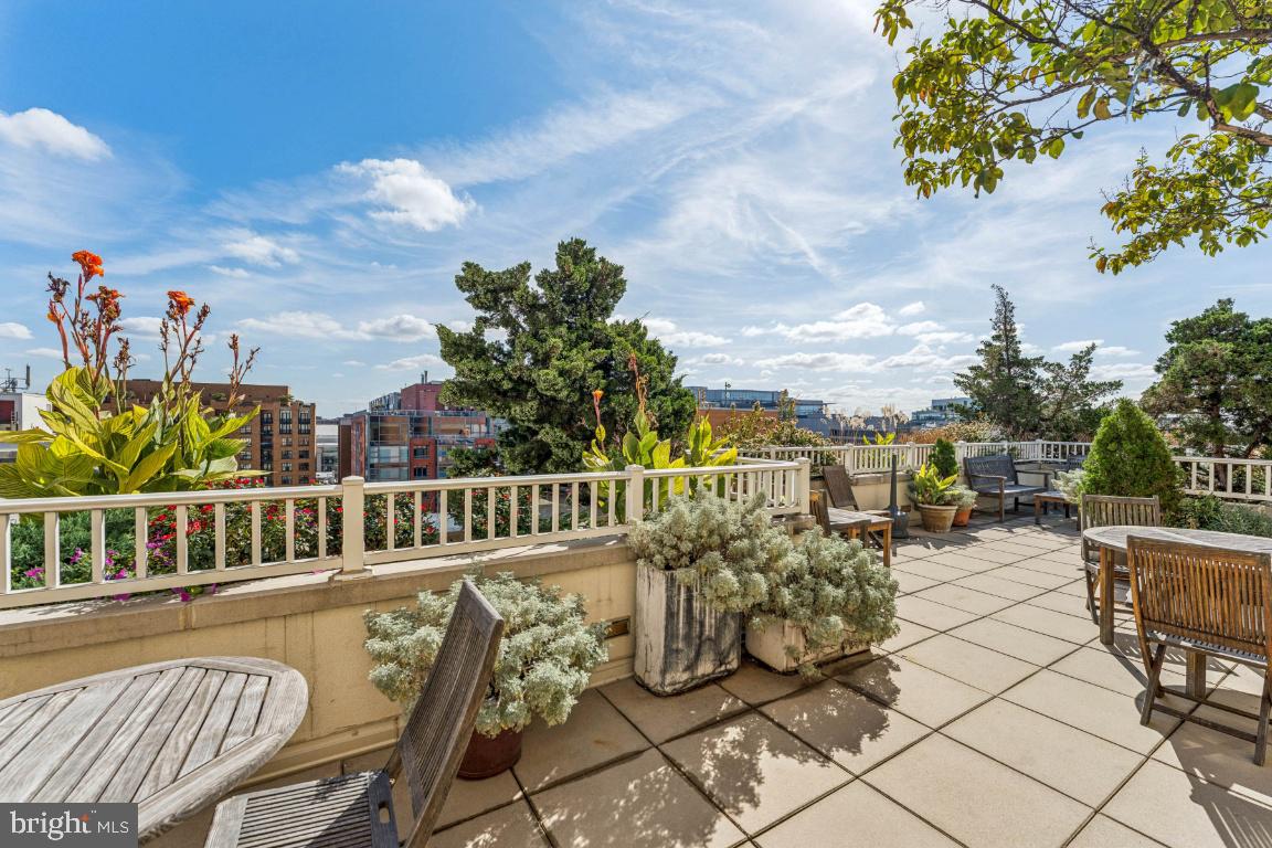 1111 11TH ST NW #408, WASHINGTON, District Of Columbia 20001, 2 Bedrooms Bedrooms, ,2 BathroomsBathrooms,Residential,For sale,1111 11TH ST NW #408,DCDC2225964 MLS # DCDC2225964