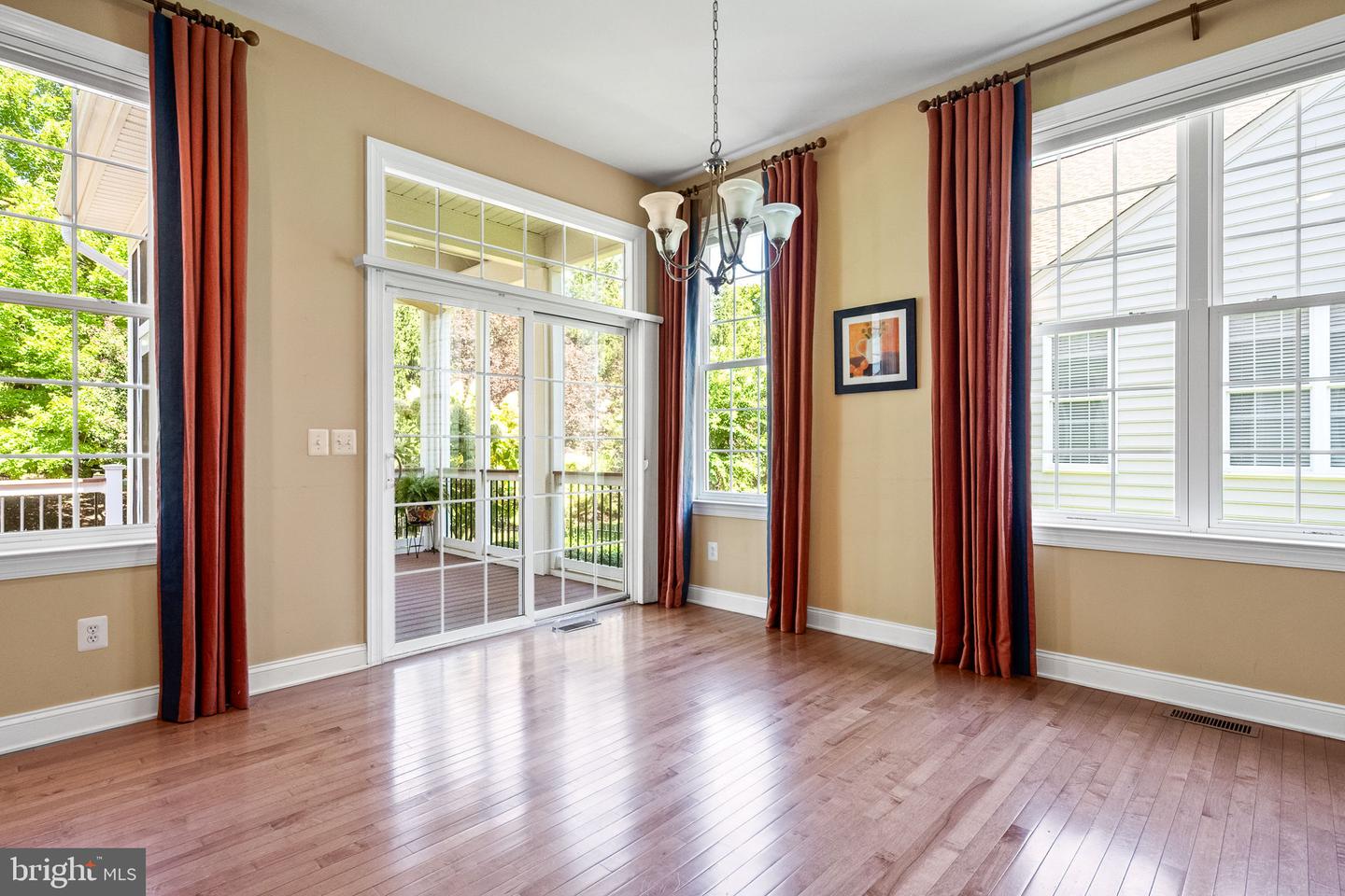 15266 FOG MOUNTAIN CIR, HAYMARKET, Virginia 20169, 2 Bedrooms Bedrooms, ,3 BathroomsBathrooms,Residential,For sale,15266 FOG MOUNTAIN CIR,VAPW2105558 MLS # VAPW2105558