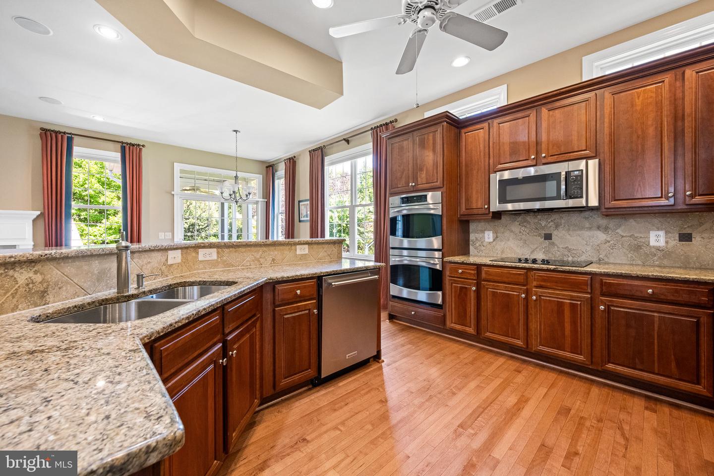 15266 FOG MOUNTAIN CIR, HAYMARKET, Virginia 20169, 2 Bedrooms Bedrooms, ,3 BathroomsBathrooms,Residential,For sale,15266 FOG MOUNTAIN CIR,VAPW2105558 MLS # VAPW2105558