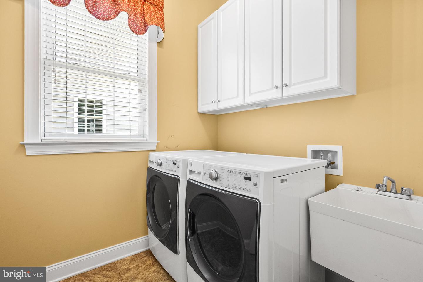 15266 FOG MOUNTAIN CIR, HAYMARKET, Virginia 20169, 2 Bedrooms Bedrooms, ,3 BathroomsBathrooms,Residential,For sale,15266 FOG MOUNTAIN CIR,VAPW2105558 MLS # VAPW2105558