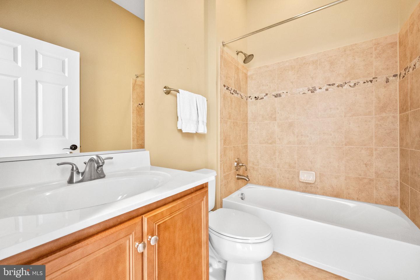 15266 FOG MOUNTAIN CIR, HAYMARKET, Virginia 20169, 2 Bedrooms Bedrooms, ,3 BathroomsBathrooms,Residential,For sale,15266 FOG MOUNTAIN CIR,VAPW2105558 MLS # VAPW2105558