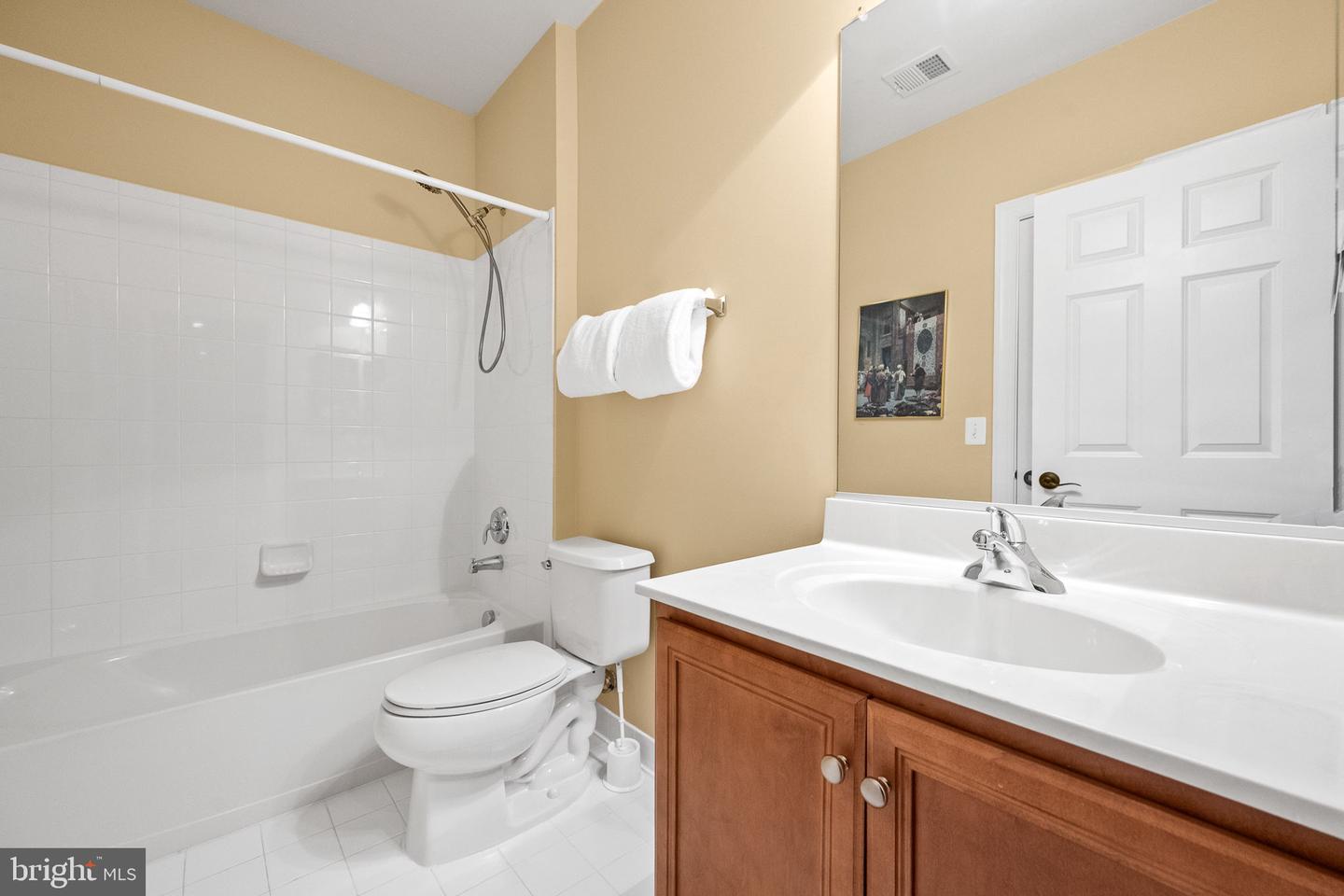 15266 FOG MOUNTAIN CIR, HAYMARKET, Virginia 20169, 2 Bedrooms Bedrooms, ,3 BathroomsBathrooms,Residential,For sale,15266 FOG MOUNTAIN CIR,VAPW2105558 MLS # VAPW2105558
