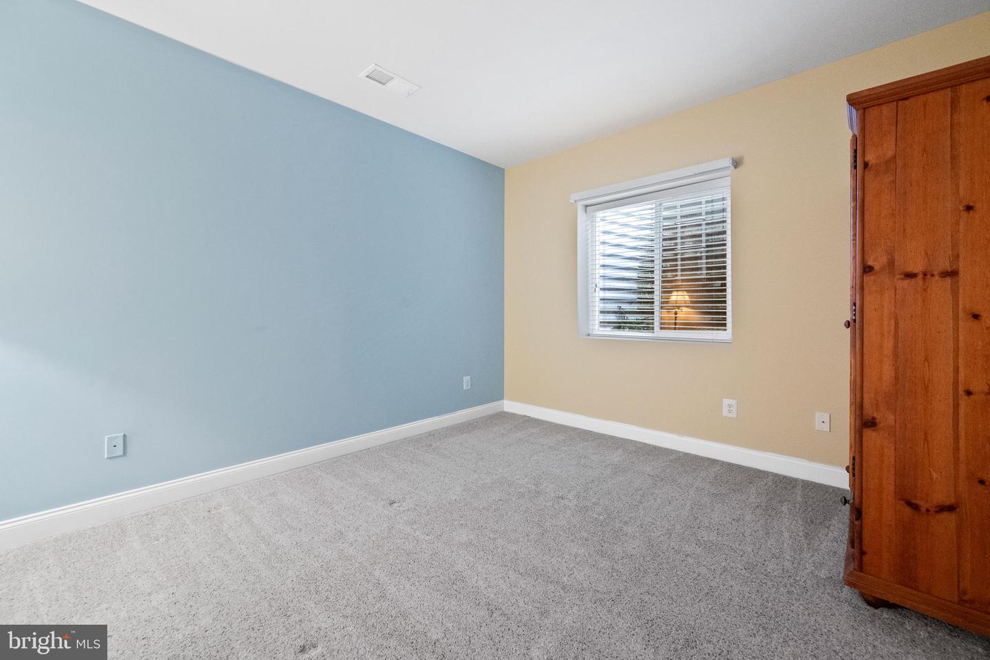 15266 FOG MOUNTAIN CIR, HAYMARKET, Virginia 20169, 2 Bedrooms Bedrooms, ,3 BathroomsBathrooms,Residential,For sale,15266 FOG MOUNTAIN CIR,VAPW2105558 MLS # VAPW2105558