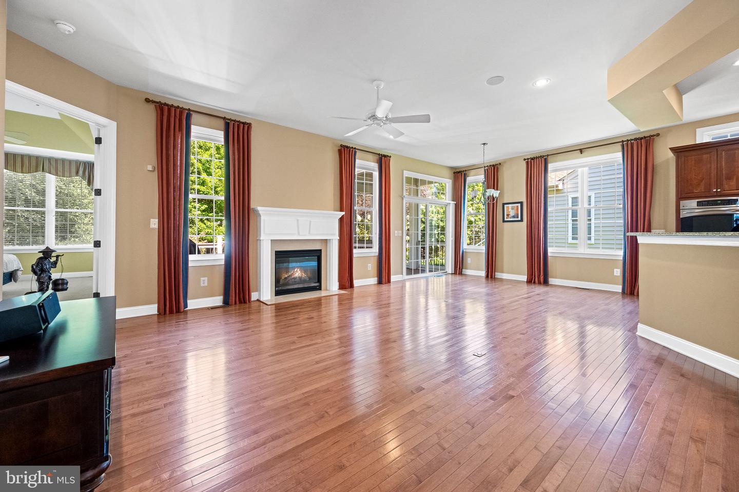 15266 FOG MOUNTAIN CIR, HAYMARKET, Virginia 20169, 2 Bedrooms Bedrooms, ,3 BathroomsBathrooms,Residential,For sale,15266 FOG MOUNTAIN CIR,VAPW2105558 MLS # VAPW2105558