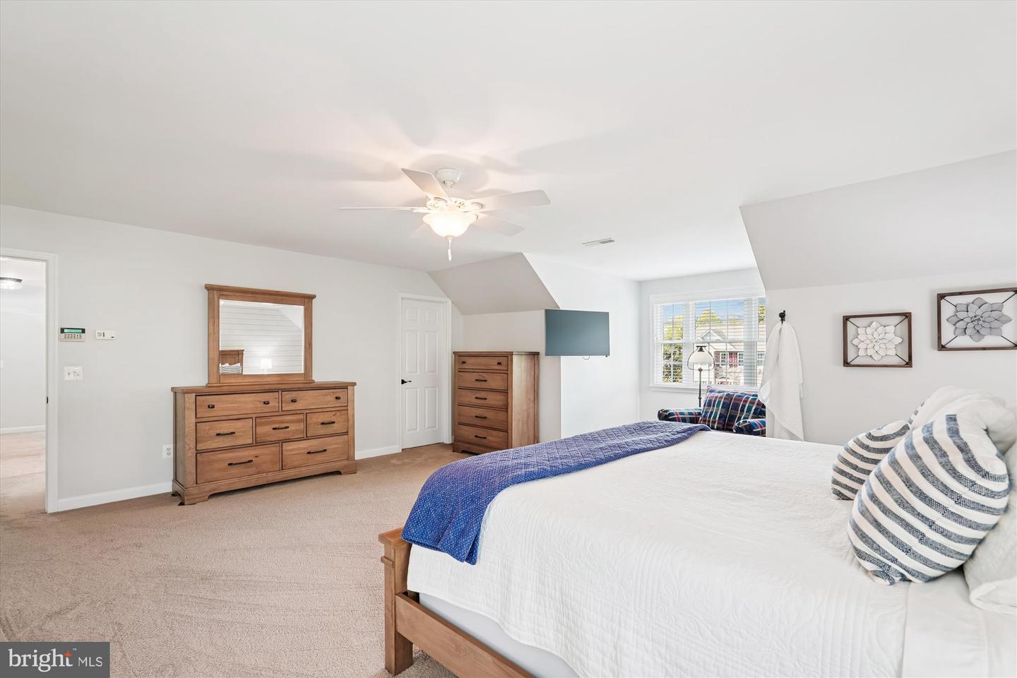20538 COURIER RIDGE PL, ASHBURN, Virginia 20147, 4 Bedrooms Bedrooms, ,3 BathroomsBathrooms,Residential,For sale,20538 COURIER RIDGE PL,VALO2108428 MLS # VALO2108428
