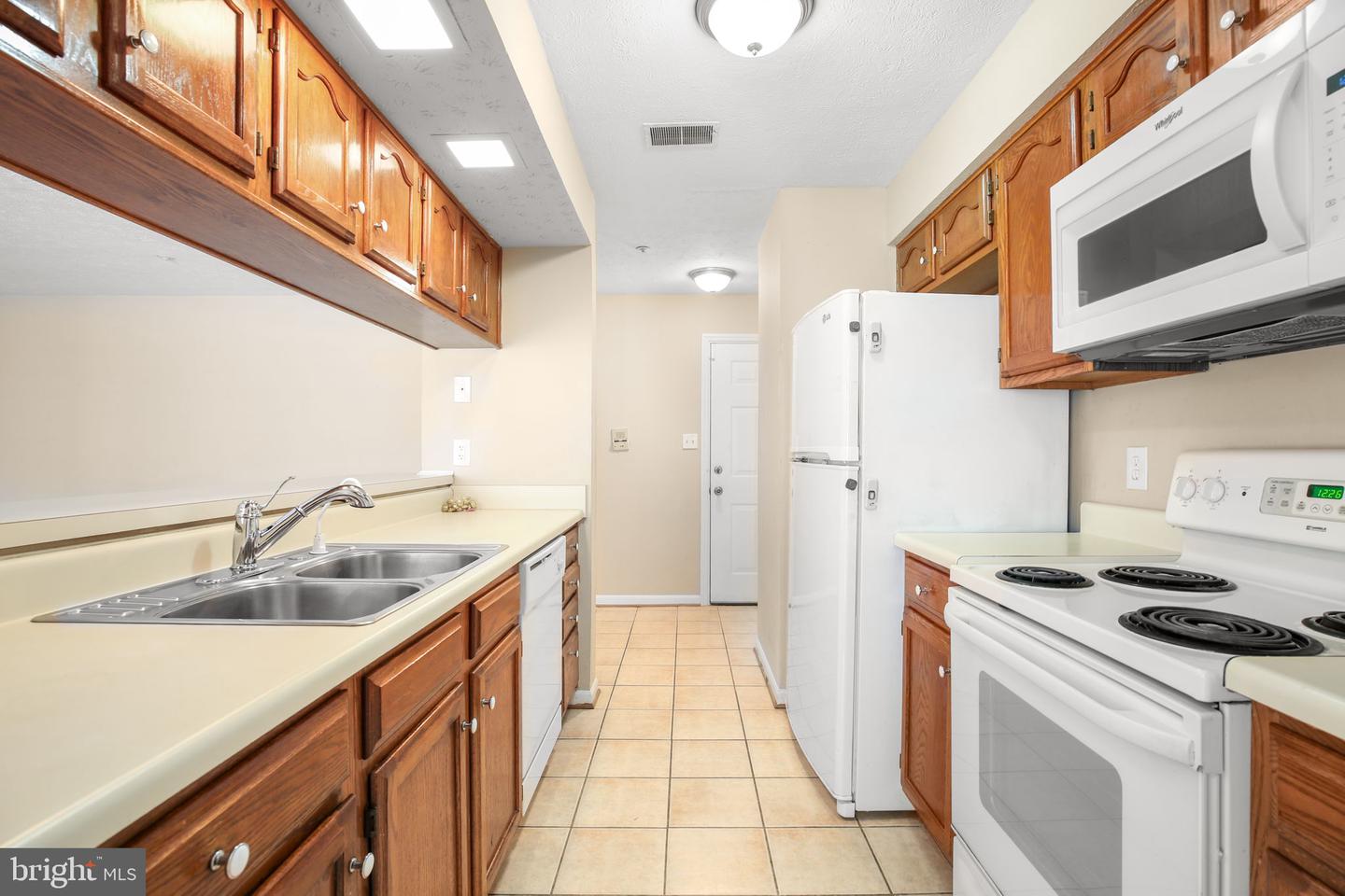 12309 ASHMONT CT #203, WOODBRIDGE, Virginia 22192, 2 Bedrooms Bedrooms, ,2 BathroomsBathrooms,Residential,For sale,12309 ASHMONT CT #203,VAPW2105594 MLS # VAPW2105594