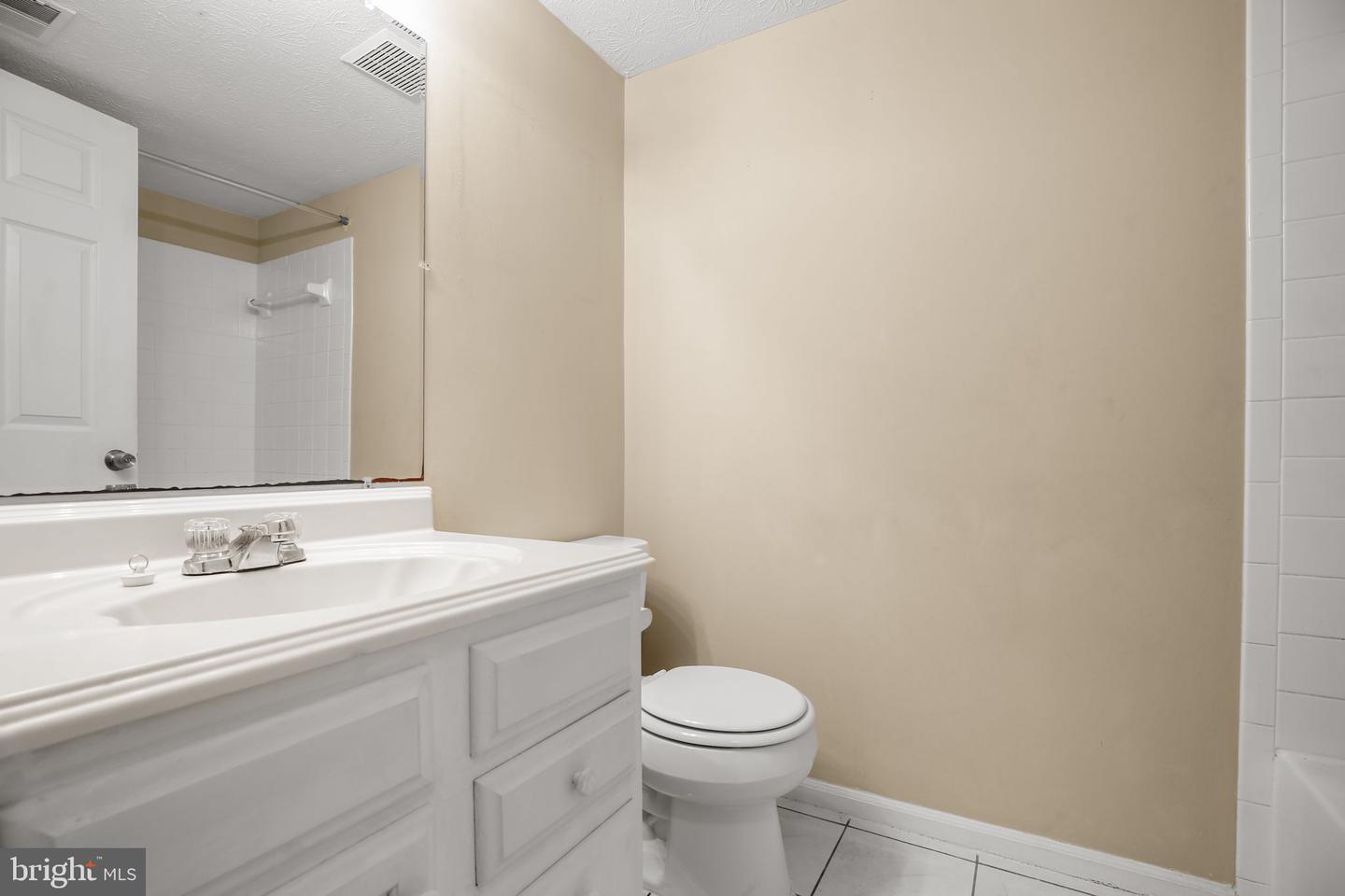 12309 ASHMONT CT #203, WOODBRIDGE, Virginia 22192, 2 Bedrooms Bedrooms, ,2 BathroomsBathrooms,Residential,For sale,12309 ASHMONT CT #203,VAPW2105594 MLS # VAPW2105594