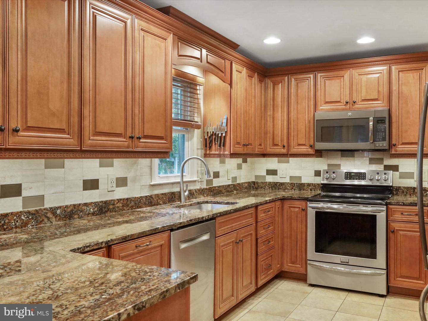 19 BUTTERNUT WAY, STERLING, Virginia 20164, 4 Bedrooms Bedrooms, ,2 BathroomsBathrooms,Residential,For sale,19 BUTTERNUT WAY,VALO2108458 MLS # VALO2108458