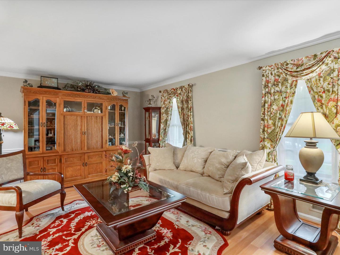 19 BUTTERNUT WAY, STERLING, Virginia 20164, 4 Bedrooms Bedrooms, ,2 BathroomsBathrooms,Residential,For sale,19 BUTTERNUT WAY,VALO2108458 MLS # VALO2108458