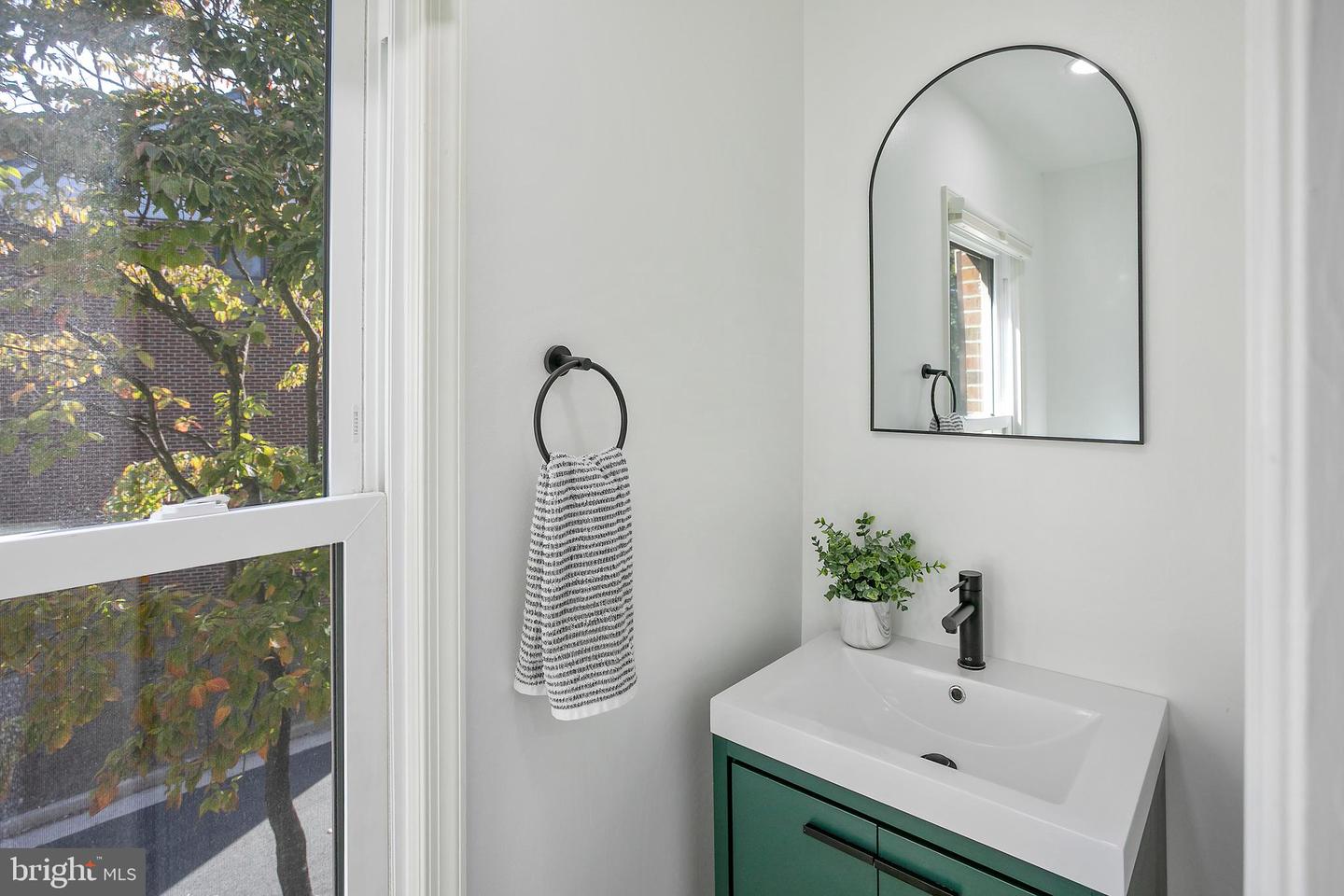 3811 USHER CT, ALEXANDRIA, Virginia 22304, 3 Bedrooms Bedrooms, ,2 BathroomsBathrooms,Residential,For sale,3811 USHER CT,VAAX2050668 MLS # VAAX2050668