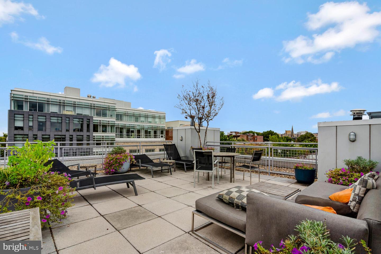 1401 CHURCH ST NW #306, WASHINGTON, District Of Columbia 20005, 2 Bedrooms Bedrooms, ,2 BathroomsBathrooms,Residential,For sale,1401 CHURCH ST NW #306,DCDC2226228 MLS # DCDC2226228