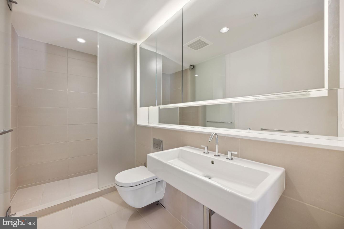 925 H ST NW #903, WASHINGTON, District Of Columbia 20001, 2 Bedrooms Bedrooms, ,2 BathroomsBathrooms,Residential,For sale,925 H ST NW #903,DCDC2226250 MLS # DCDC2226250