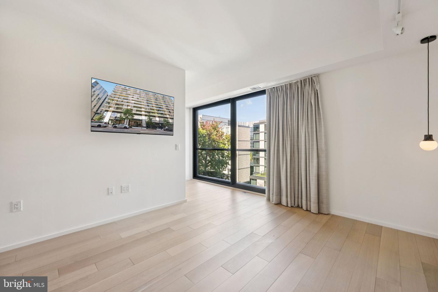 925 H ST NW #903, WASHINGTON, District Of Columbia 20001, 2 Bedrooms Bedrooms, ,2 BathroomsBathrooms,Residential,For sale,925 H ST NW #903,DCDC2226250 MLS # DCDC2226250