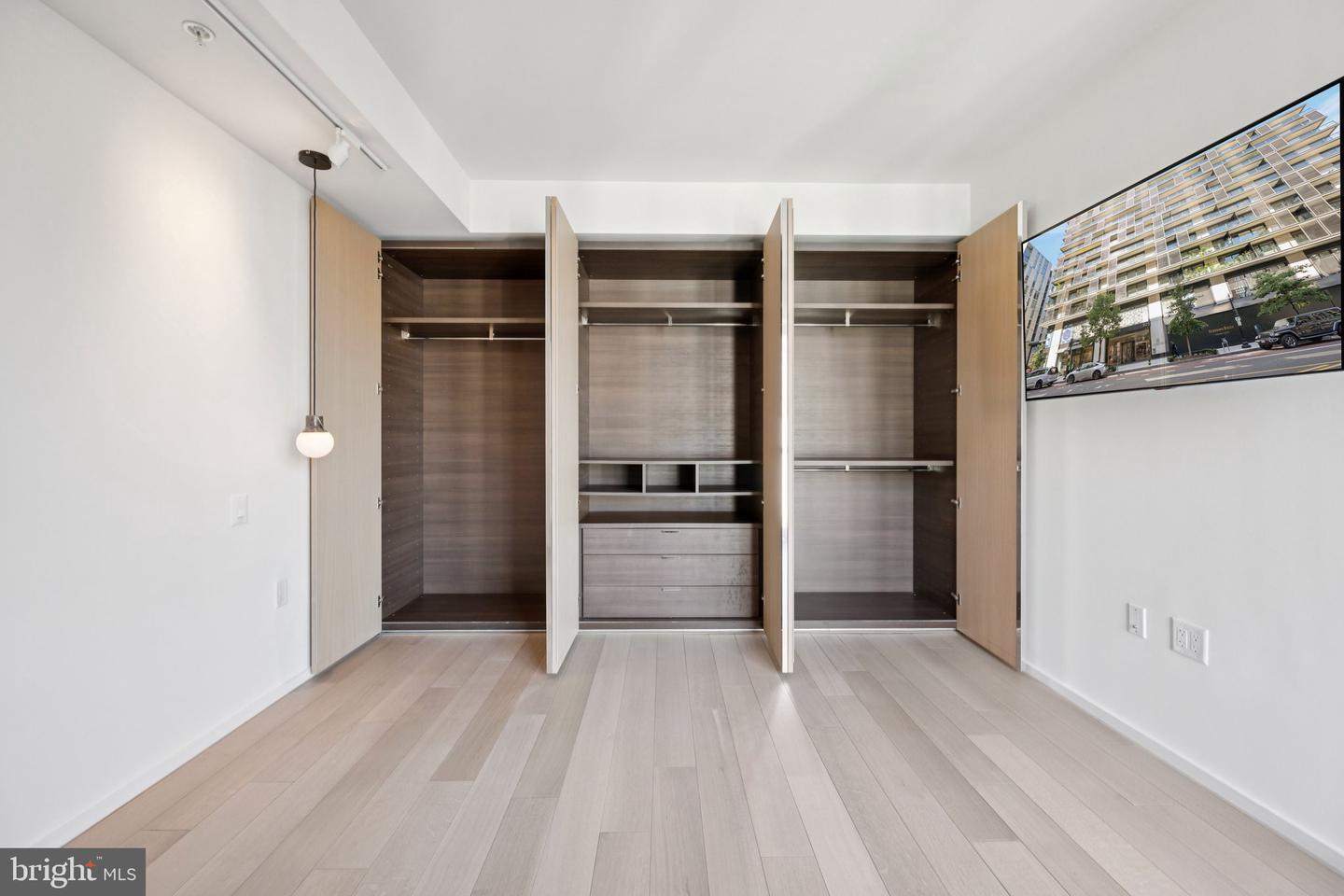 925 H ST NW #903, WASHINGTON, District Of Columbia 20001, 2 Bedrooms Bedrooms, ,2 BathroomsBathrooms,Residential,For sale,925 H ST NW #903,DCDC2226250 MLS # DCDC2226250