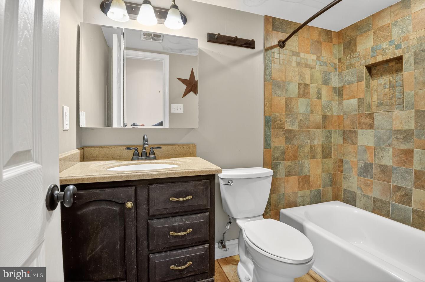 8310 TOBIN RD #23, ANNANDALE, Virginia 22003, 2 Bedrooms Bedrooms, ,1 BathroomBathrooms,Residential,For sale,8310 TOBIN RD #23,VAFX2273518 MLS # VAFX2273518