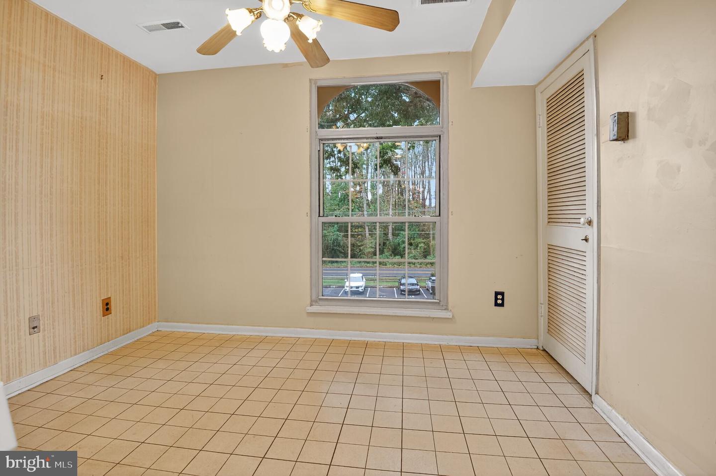 8310 TOBIN RD #23, ANNANDALE, Virginia 22003, 2 Bedrooms Bedrooms, ,1 BathroomBathrooms,Residential,For sale,8310 TOBIN RD #23,VAFX2273518 MLS # VAFX2273518