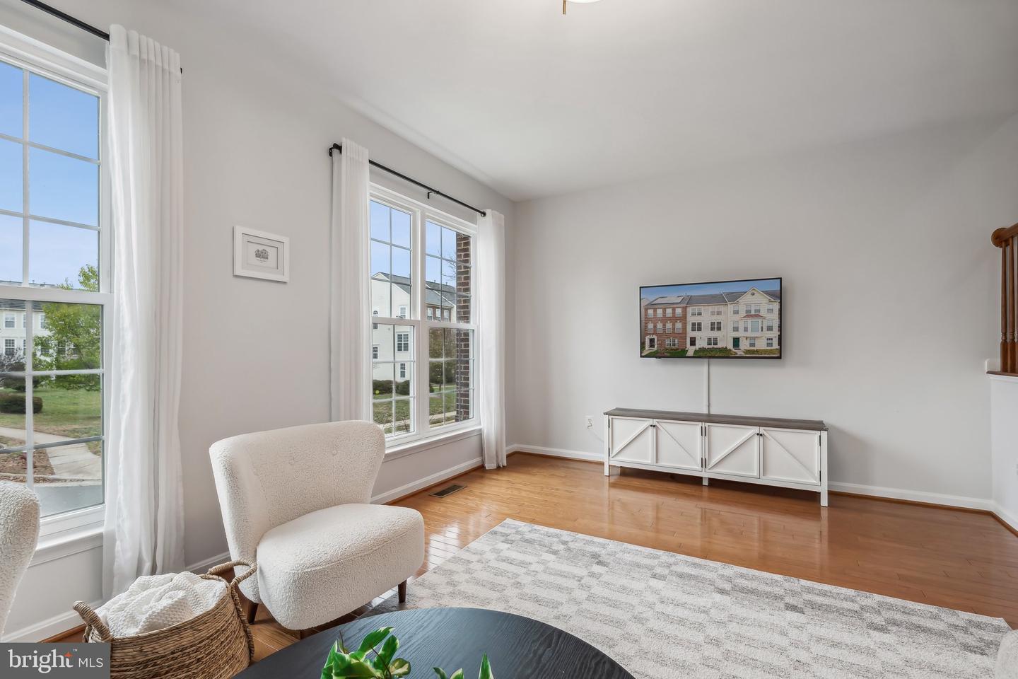 44289 SUSCON SQ, ASHBURN, Virginia 20147, 3 Bedrooms Bedrooms, ,2 BathroomsBathrooms,Residential,For sale,44289 SUSCON SQ,VALO2108404 MLS # VALO2108404