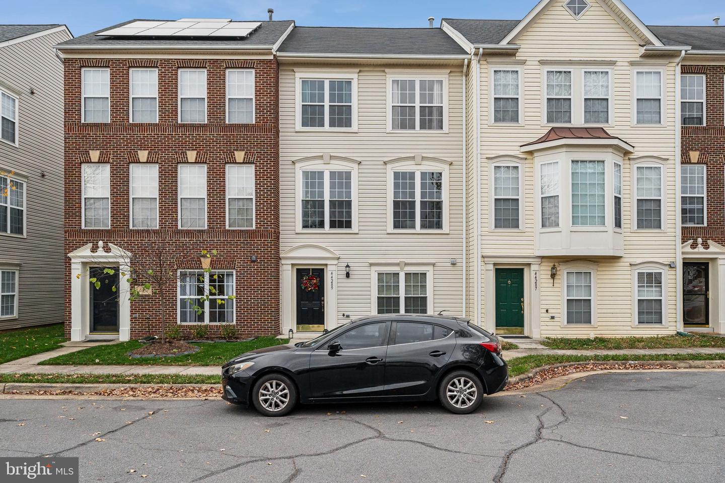 44289 SUSCON SQ, ASHBURN, Virginia 20147, 3 Bedrooms Bedrooms, ,2 BathroomsBathrooms,Residential,For sale,44289 SUSCON SQ,VALO2108404 MLS # VALO2108404