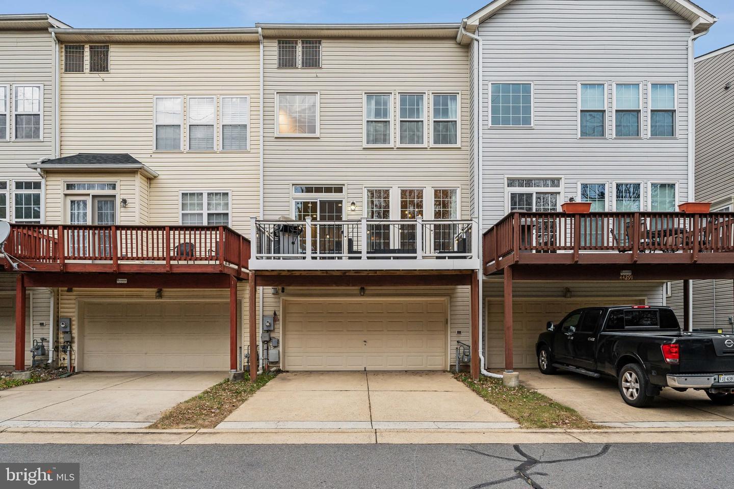 44289 SUSCON SQ, ASHBURN, Virginia 20147, 3 Bedrooms Bedrooms, ,2 BathroomsBathrooms,Residential,For sale,44289 SUSCON SQ,VALO2108404 MLS # VALO2108404