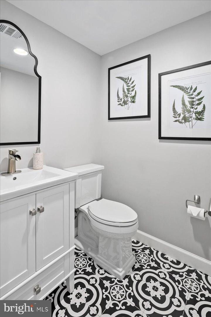 9515 STEVEBROOK RD, FAIRFAX, Virginia 22032, 3 Bedrooms Bedrooms, 10 Rooms Rooms,3 BathroomsBathrooms,Residential,For sale,9515 STEVEBROOK RD,VAFX2273236 MLS # VAFX2273236