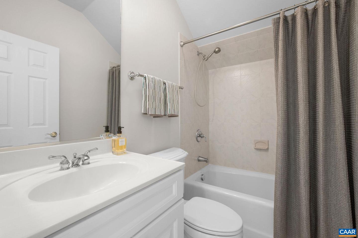 4405 REDWOOD LN, EARLYSVILLE, Virginia 22936, 5 Bedrooms Bedrooms, ,6 BathroomsBathrooms,Residential,For sale,4405 REDWOOD LN,669764 MLS # 669764