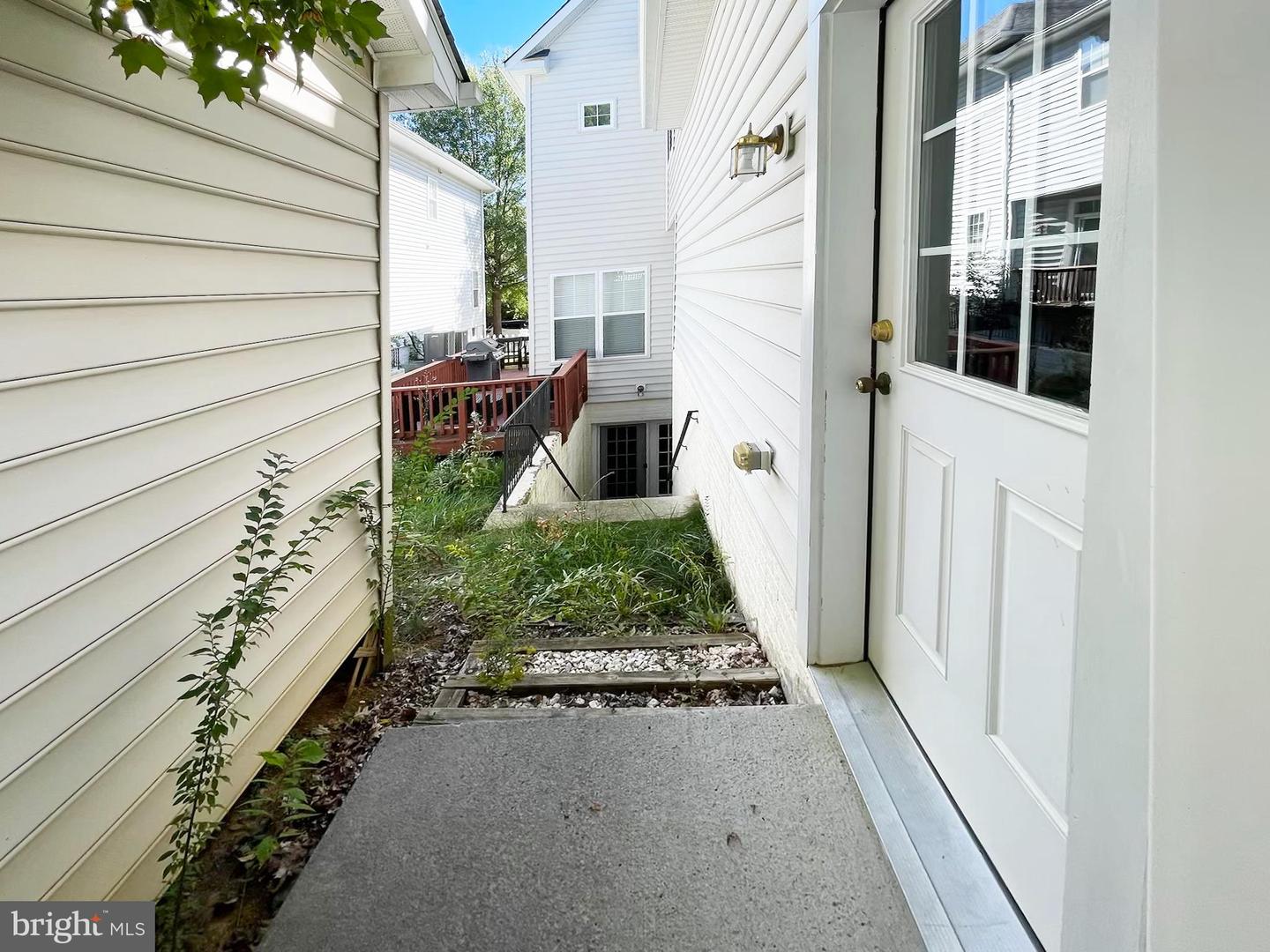 17571 LETHRIDGE CIR, ROUND HILL, Virginia 20141, 5 Bedrooms Bedrooms, 1 Room Rooms,4 BathroomsBathrooms,Residential,For sale,17571 LETHRIDGE CIR,VALO2108446 MLS # VALO2108446