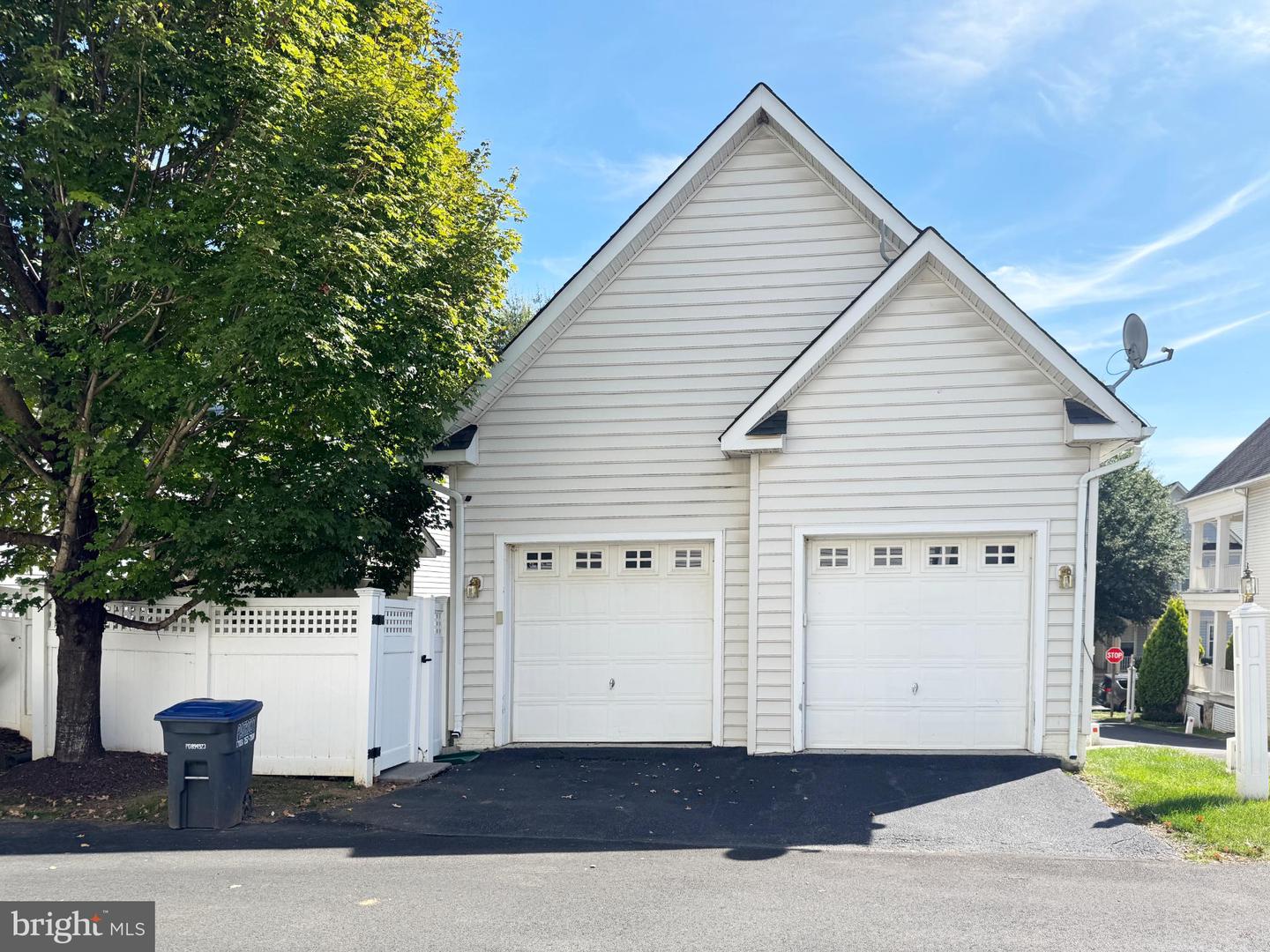 17571 LETHRIDGE CIR, ROUND HILL, Virginia 20141, 5 Bedrooms Bedrooms, 1 Room Rooms,4 BathroomsBathrooms,Residential,For sale,17571 LETHRIDGE CIR,VALO2108446 MLS # VALO2108446