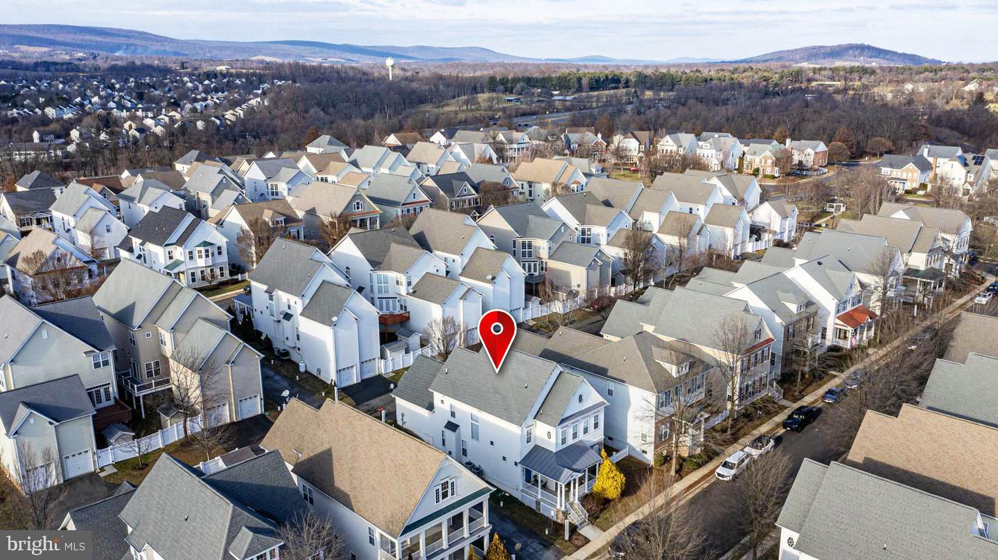 17571 LETHRIDGE CIR, ROUND HILL, Virginia 20141, 5 Bedrooms Bedrooms, 1 Room Rooms,4 BathroomsBathrooms,Residential,For sale,17571 LETHRIDGE CIR,VALO2108446 MLS # VALO2108446