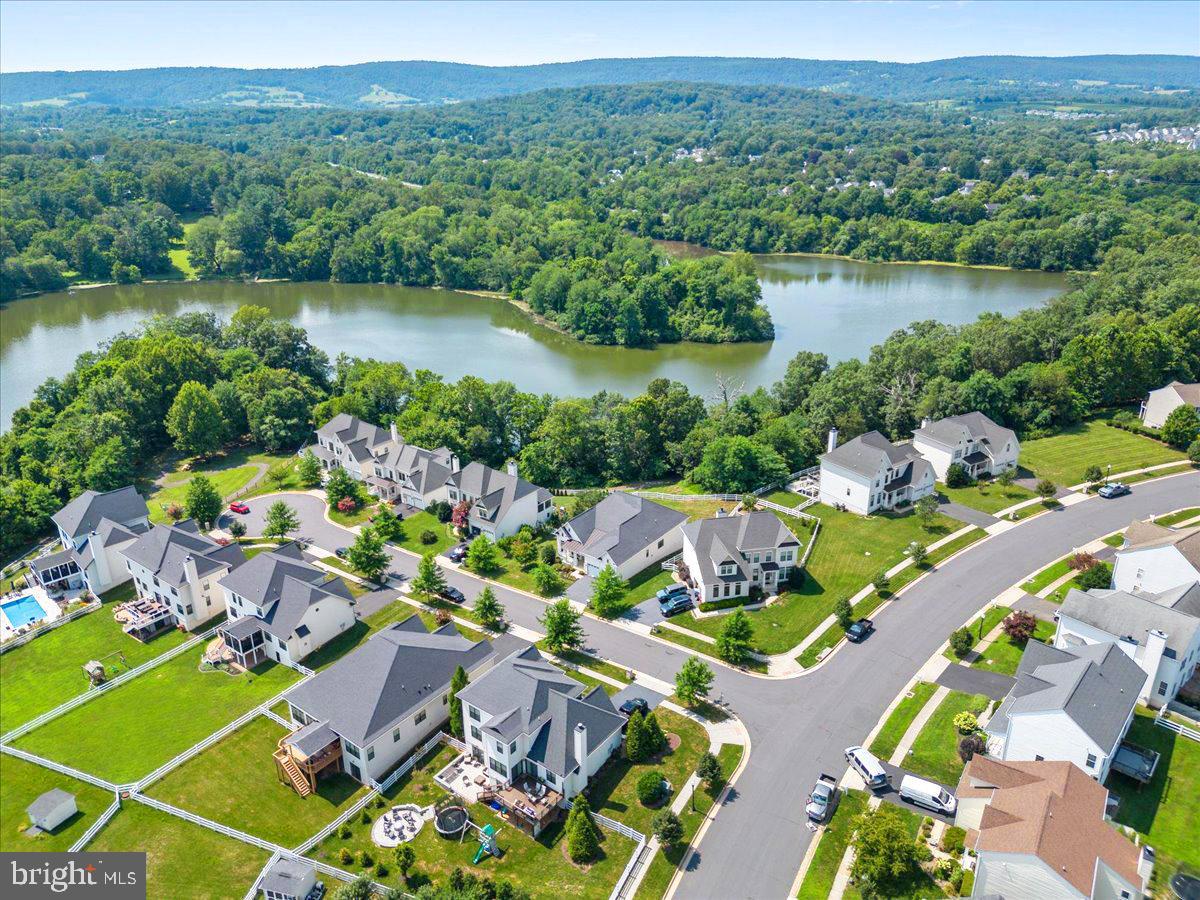 17571 LETHRIDGE CIR, ROUND HILL, Virginia 20141, 5 Bedrooms Bedrooms, 1 Room Rooms,4 BathroomsBathrooms,Residential,For sale,17571 LETHRIDGE CIR,VALO2108446 MLS # VALO2108446