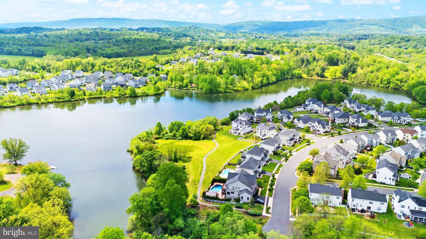 17571 LETHRIDGE CIR, ROUND HILL, Virginia 20141, 5 Bedrooms Bedrooms, 1 Room Rooms,4 BathroomsBathrooms,Residential,For sale,17571 LETHRIDGE CIR,VALO2108446 MLS # VALO2108446
