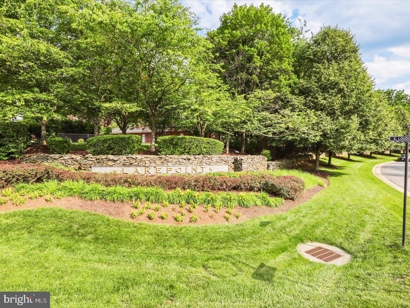 17571 LETHRIDGE CIR, ROUND HILL, Virginia 20141, 5 Bedrooms Bedrooms, 1 Room Rooms,4 BathroomsBathrooms,Residential,For sale,17571 LETHRIDGE CIR,VALO2108446 MLS # VALO2108446
