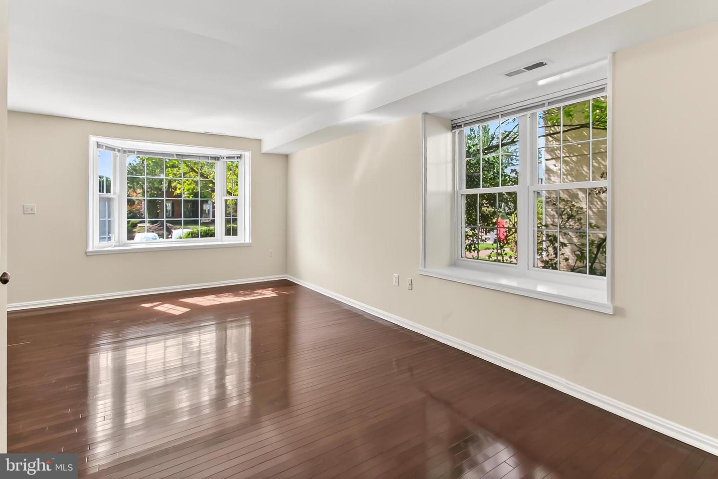 3827 KELLER AVE, ALEXANDRIA, Virginia 22302, 2 Bedrooms Bedrooms, ,1 BathroomBathrooms,Residential,For sale,3827 KELLER AVE,VAAX2050634 MLS # VAAX2050634