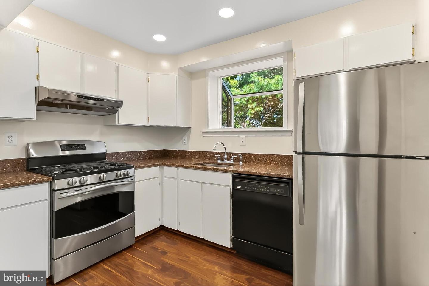 3827 KELLER AVE, ALEXANDRIA, Virginia 22302, 2 Bedrooms Bedrooms, ,1 BathroomBathrooms,Residential,For sale,3827 KELLER AVE,VAAX2050634 MLS # VAAX2050634