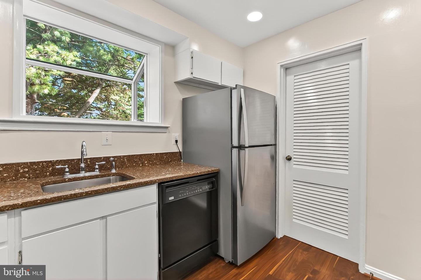 3827 KELLER AVE, ALEXANDRIA, Virginia 22302, 2 Bedrooms Bedrooms, ,1 BathroomBathrooms,Residential,For sale,3827 KELLER AVE,VAAX2050634 MLS # VAAX2050634