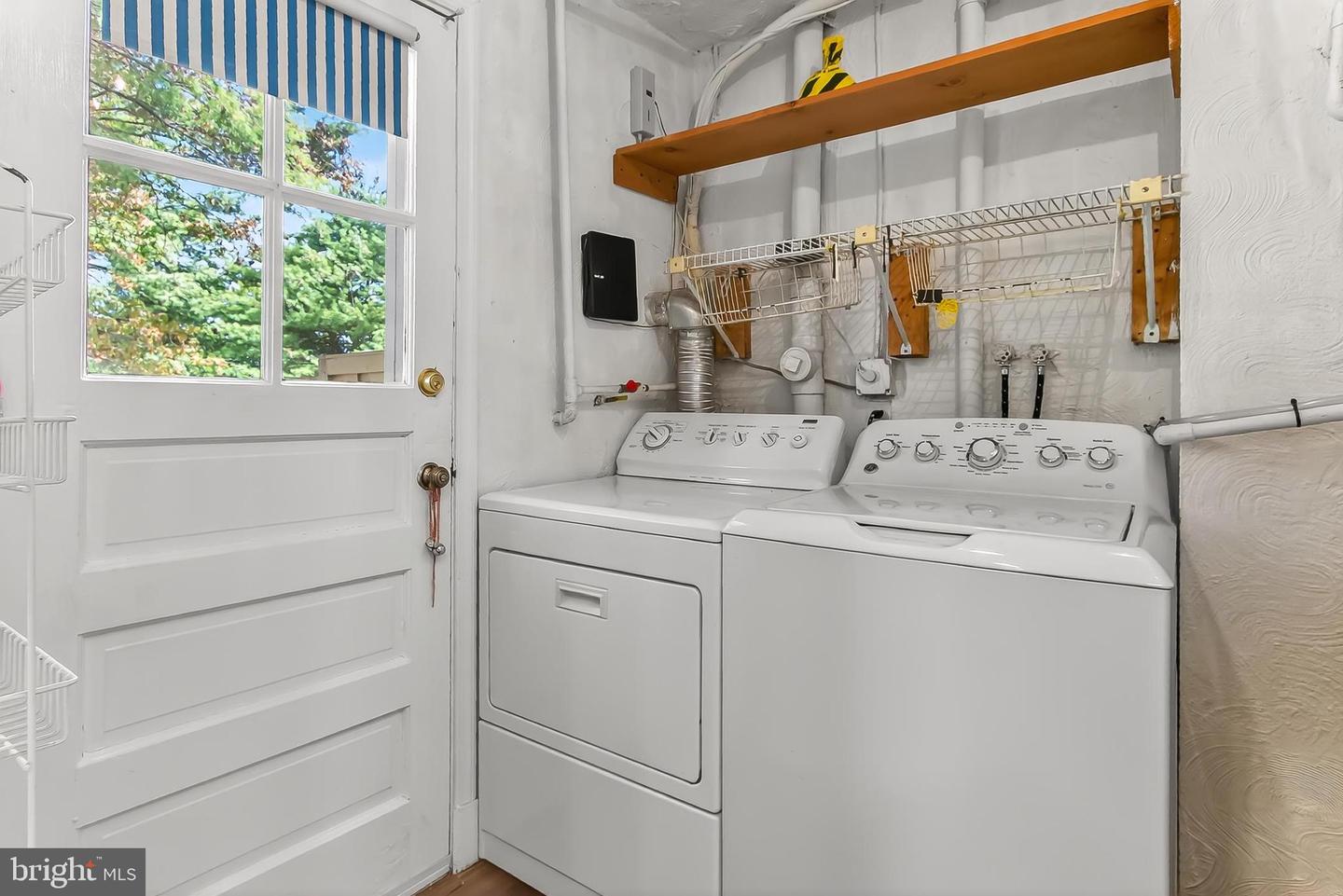 3827 KELLER AVE, ALEXANDRIA, Virginia 22302, 2 Bedrooms Bedrooms, ,1 BathroomBathrooms,Residential,For sale,3827 KELLER AVE,VAAX2050634 MLS # VAAX2050634