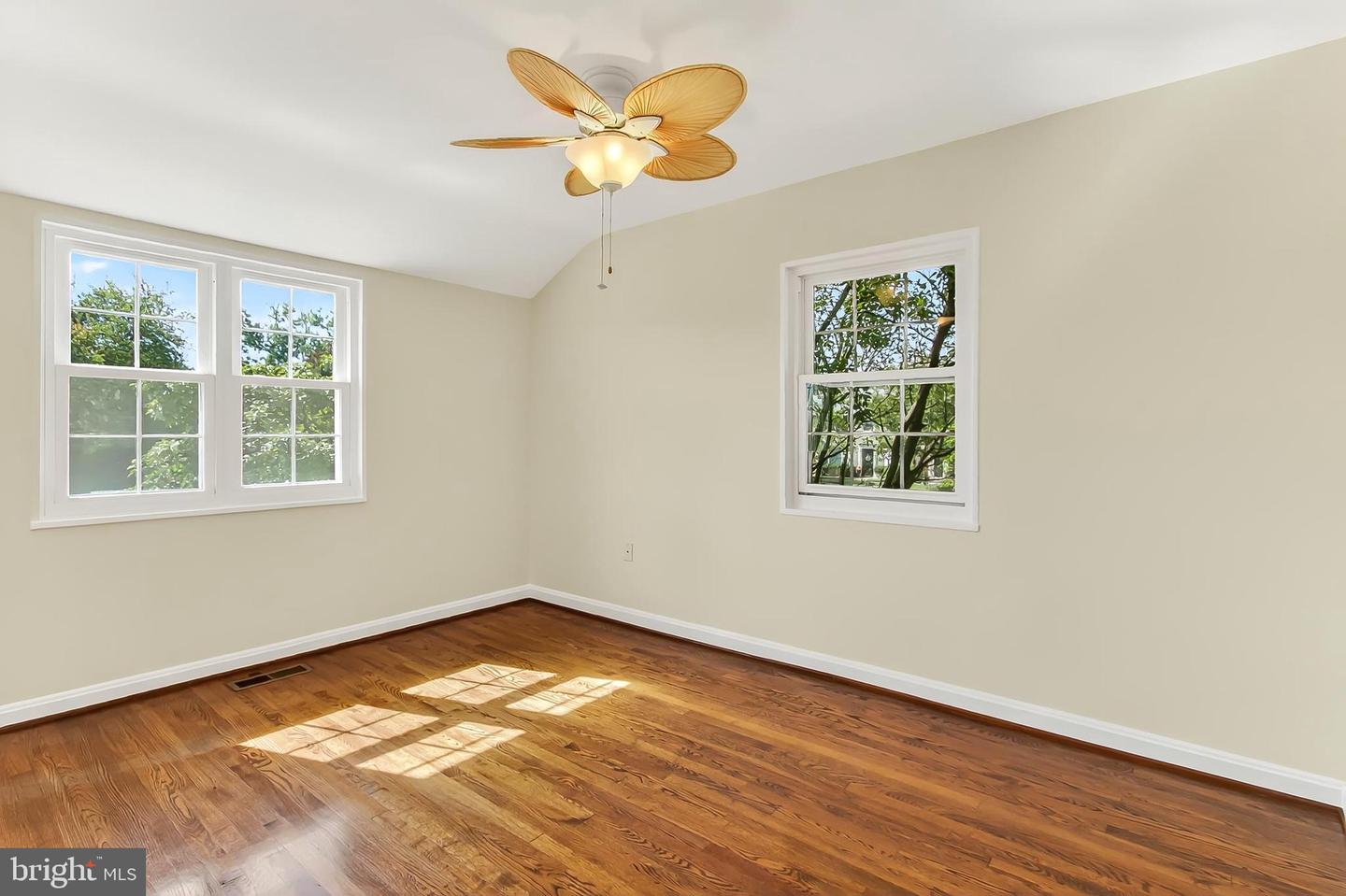 3827 KELLER AVE, ALEXANDRIA, Virginia 22302, 2 Bedrooms Bedrooms, ,1 BathroomBathrooms,Residential,For sale,3827 KELLER AVE,VAAX2050634 MLS # VAAX2050634
