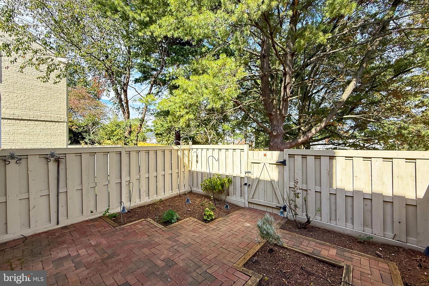 3827 KELLER AVE, ALEXANDRIA, Virginia 22302, 2 Bedrooms Bedrooms, ,1 BathroomBathrooms,Residential,For sale,3827 KELLER AVE,VAAX2050634 MLS # VAAX2050634