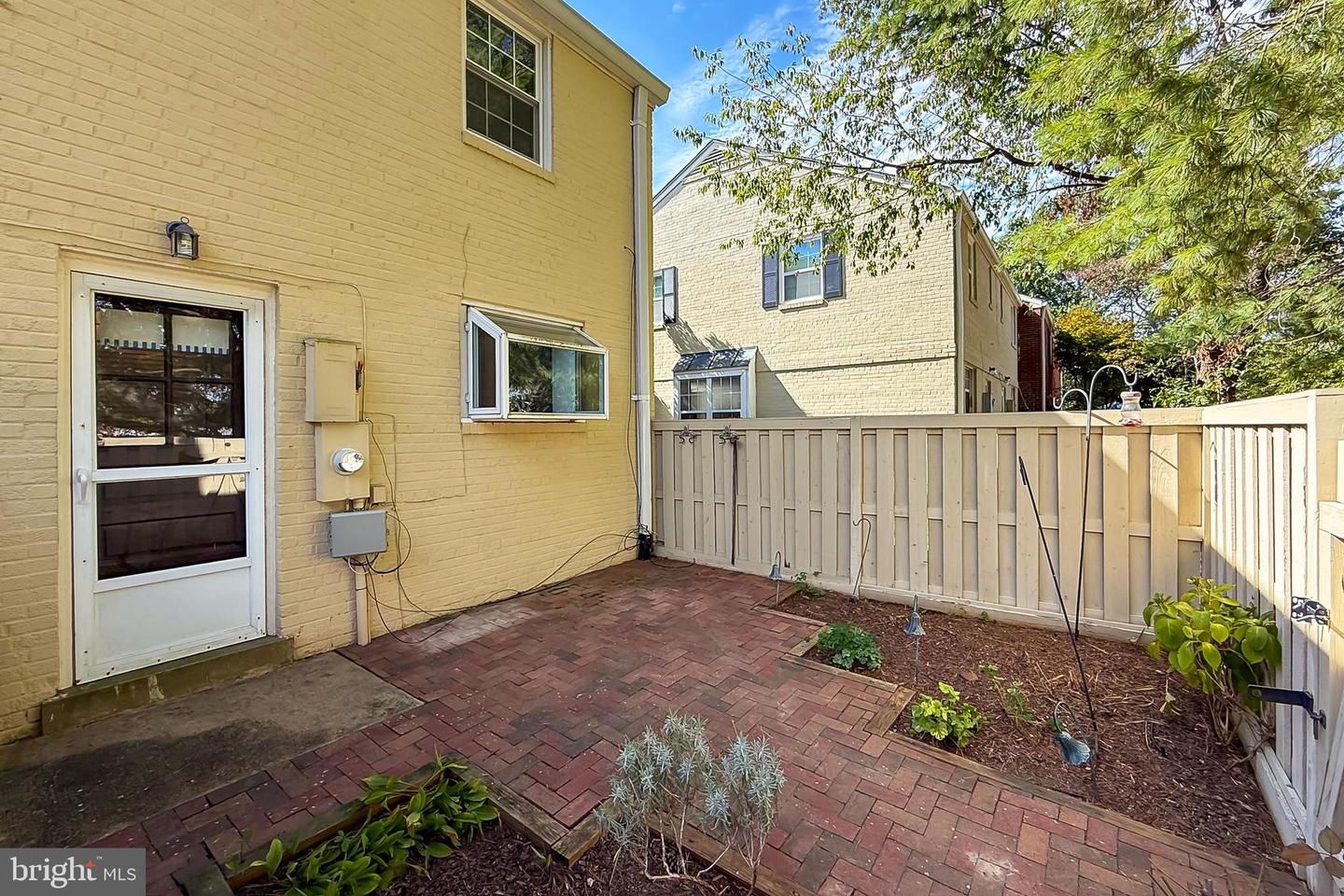 3827 KELLER AVE, ALEXANDRIA, Virginia 22302, 2 Bedrooms Bedrooms, ,1 BathroomBathrooms,Residential,For sale,3827 KELLER AVE,VAAX2050634 MLS # VAAX2050634