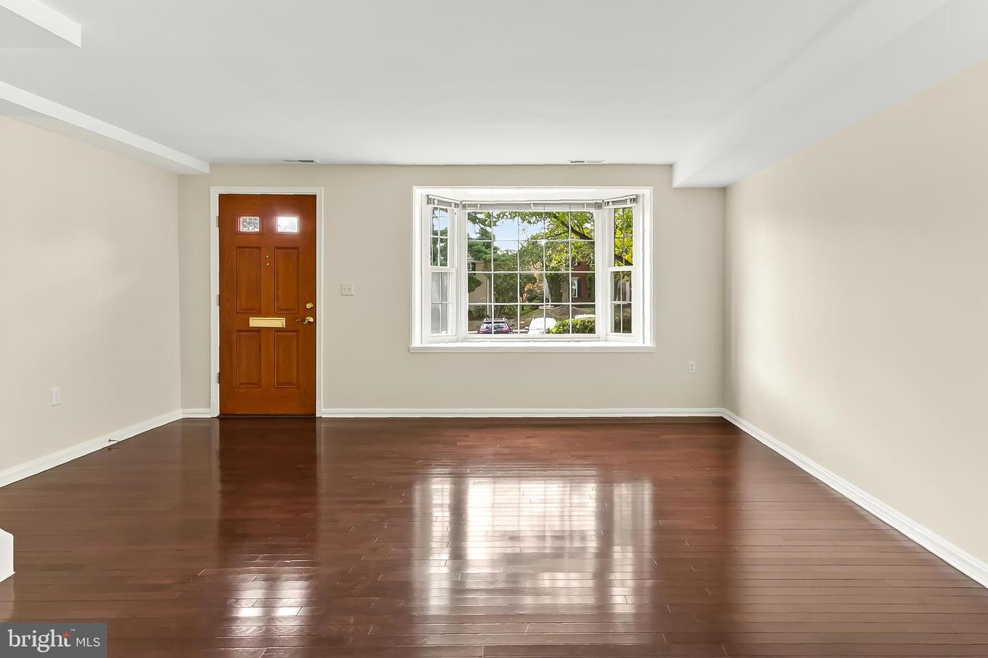 3827 KELLER AVE, ALEXANDRIA, Virginia 22302, 2 Bedrooms Bedrooms, ,1 BathroomBathrooms,Residential,For sale,3827 KELLER AVE,VAAX2050634 MLS # VAAX2050634