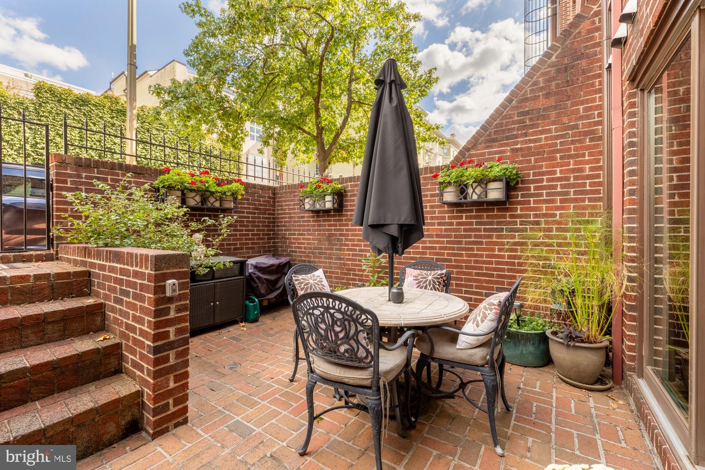 1715 15TH ST NW #44, WASHINGTON, District Of Columbia 20009, 1 Bedroom Bedrooms, ,1 BathroomBathrooms,Residential,For sale,1715 15TH ST NW #44,DCDC2226042 MLS # DCDC2226042