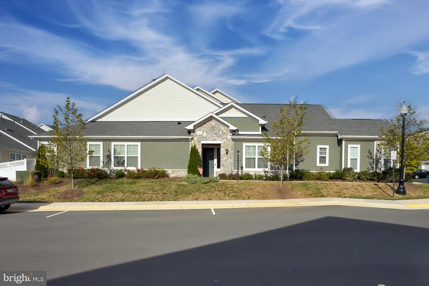 42783 FIREFLY SONATA TER, ASHBURN, Virginia 20148, 2 Bedrooms Bedrooms, ,3 BathroomsBathrooms,Residential,For sale,42783 FIREFLY SONATA TER,VALO2108470 MLS # VALO2108470