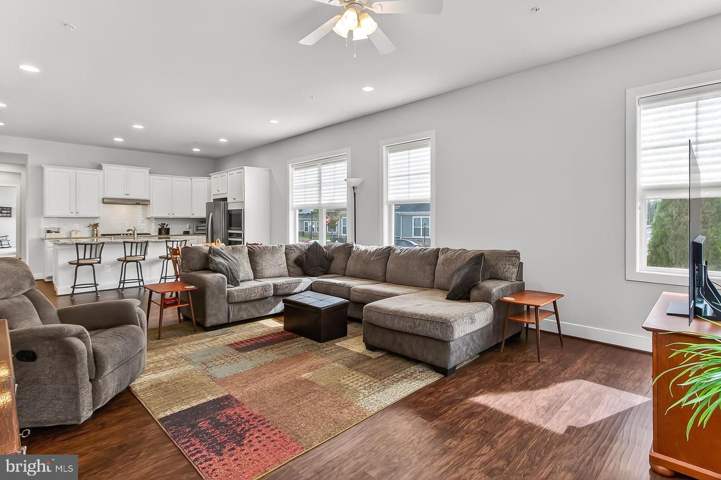 42783 FIREFLY SONATA TER, ASHBURN, Virginia 20148, 2 Bedrooms Bedrooms, ,3 BathroomsBathrooms,Residential,For sale,42783 FIREFLY SONATA TER,VALO2108470 MLS # VALO2108470
