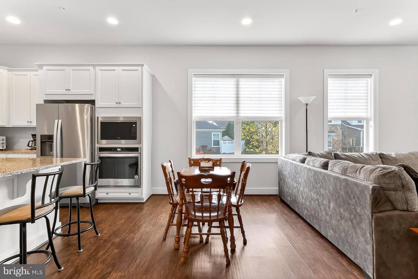 42783 FIREFLY SONATA TER, ASHBURN, Virginia 20148, 2 Bedrooms Bedrooms, ,3 BathroomsBathrooms,Residential,For sale,42783 FIREFLY SONATA TER,VALO2108470 MLS # VALO2108470